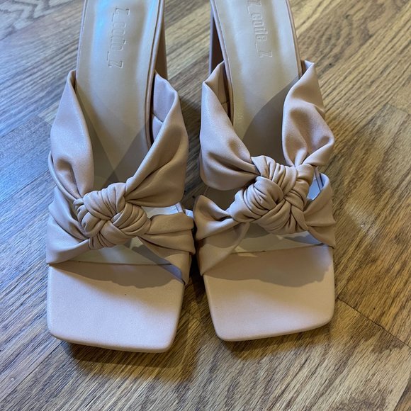 Exclusive Lorny Twist Front Mules in Blush - Picture 3 of 4